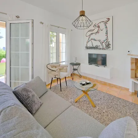 Bel Air By Interhome カルプ